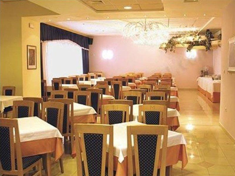 Hotel Macola Korenica Exterior photo