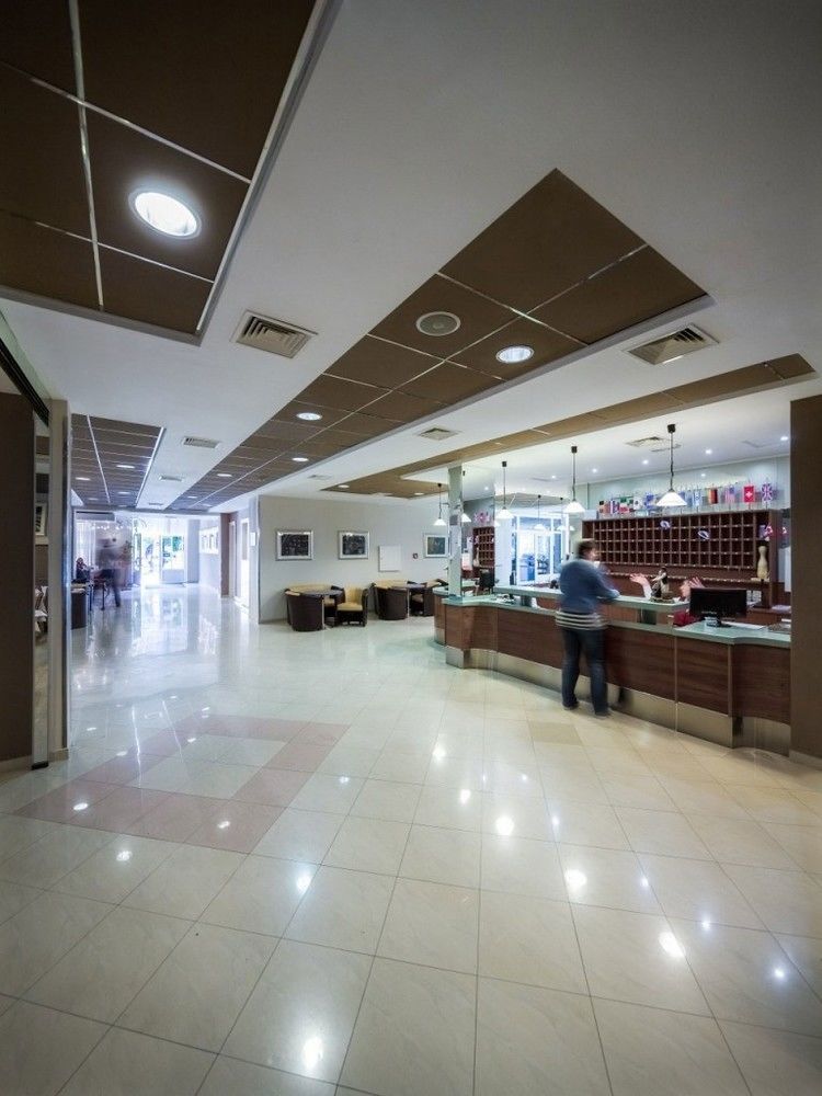 Hotel Macola Korenica Exterior photo